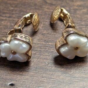 Avon Gold and Cream Flower Earrings